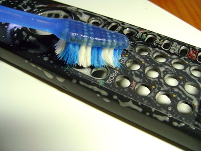 cleaning_plastic_cover_at_remote_control_1.JPG